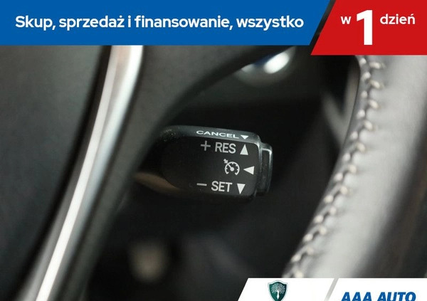 Toyota Auris cena 55000 przebieg: 105564, rok produkcji 2015 z Pułtusk małe 277